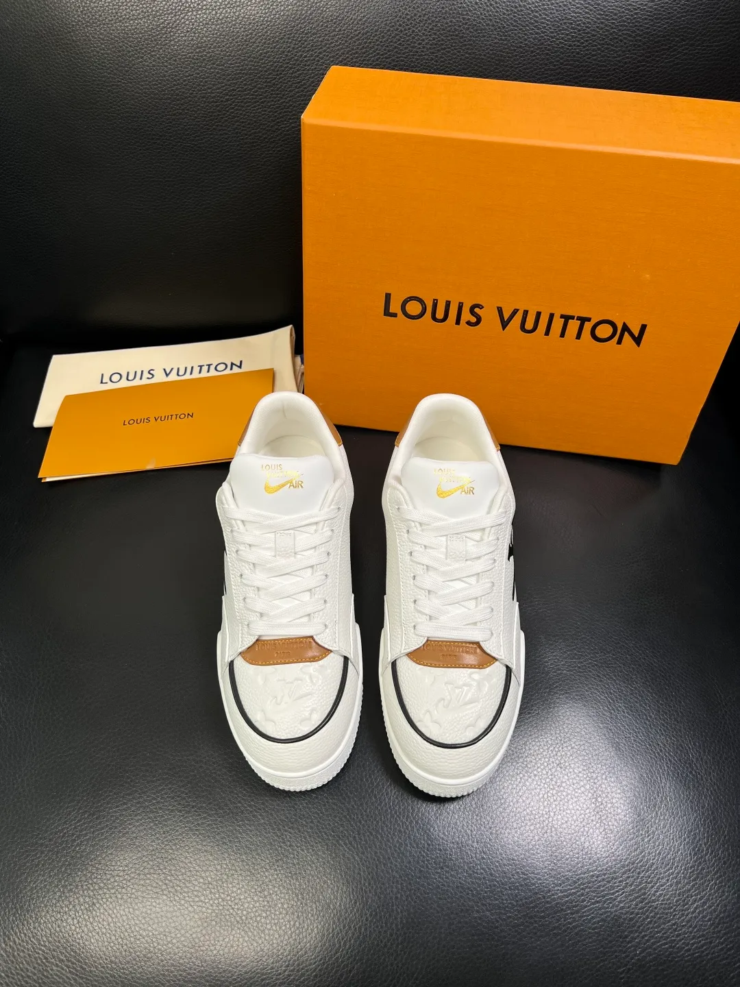 Men's shoes 💰840 Lv high quality top crafts Louis Vuitton, sports sneakers counter synchronization, uppers imported from Italy, high-quality splicing colorful complex crafts, imported mesh pads soft and comfortable, soles: original soles specially provided by the original factory, T men's shoes 💰U exclusive movable molded soles super comfortable, original factory single goods, code number 39-44 (customized 38 45)